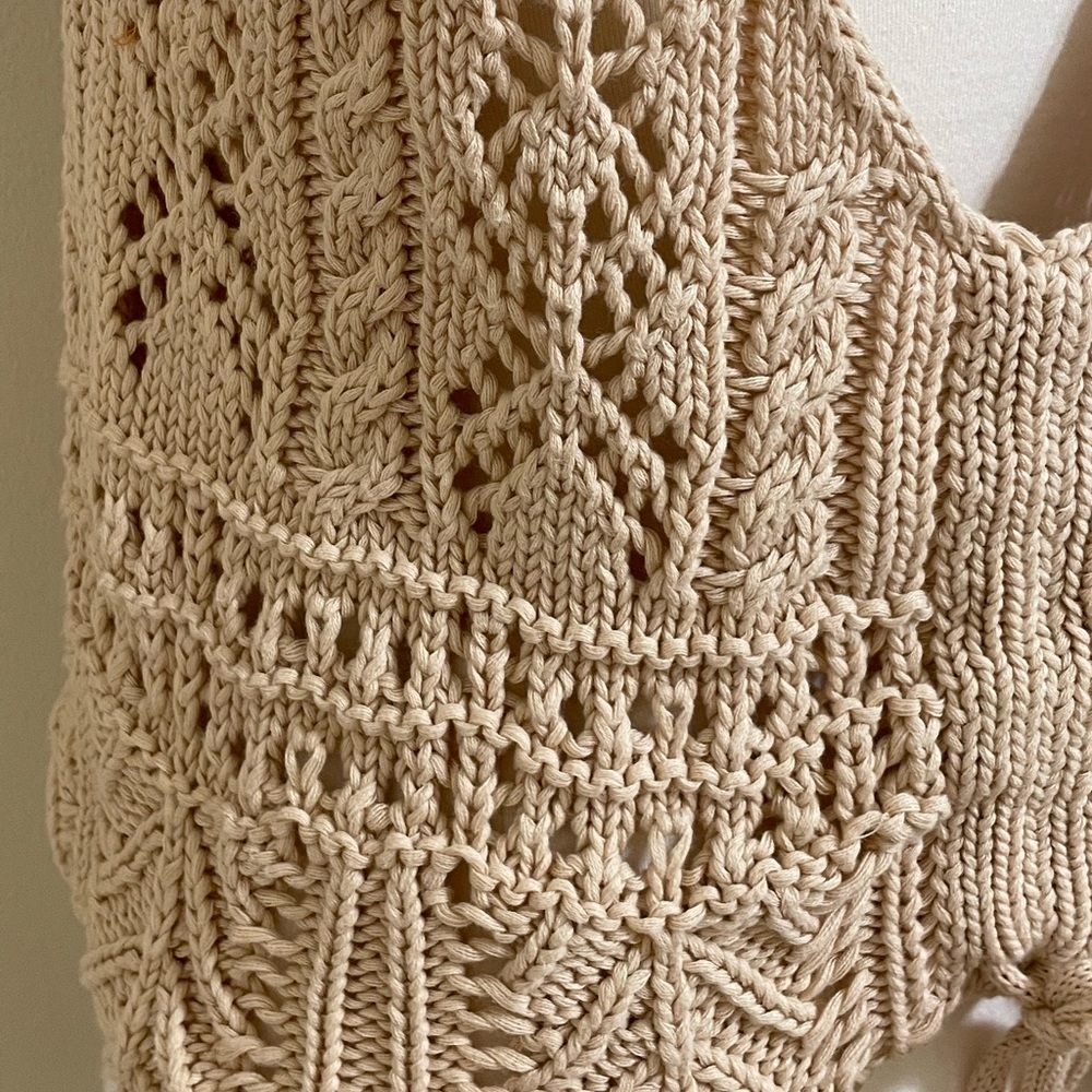 New JUNIPER BLU Womens Tan Deep V-Front Ruched Crochet Sweater Size Large - Picture 8 of 10